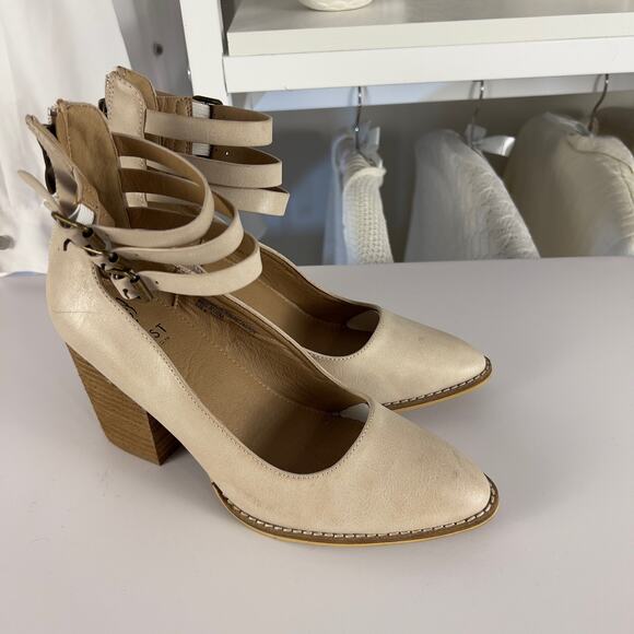 Beast women’s heels butter cream  sz. 6M #S220 - Picture 10 of 15